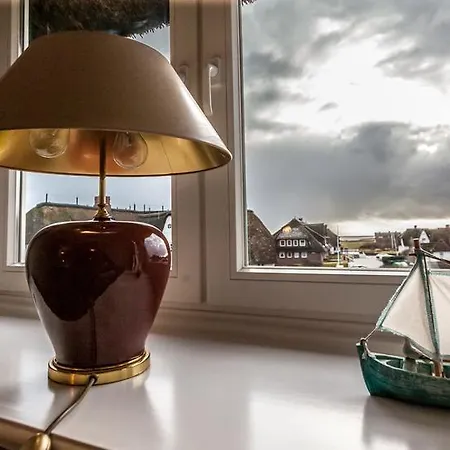 Rantum Dorf - Ferienappartments Im Reetdachhaus 3