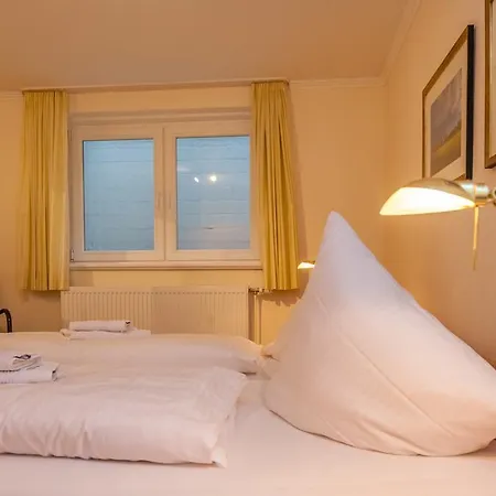 Rantum Dorf - Ferienappartments Im Reetdachhaus 3 Apartment